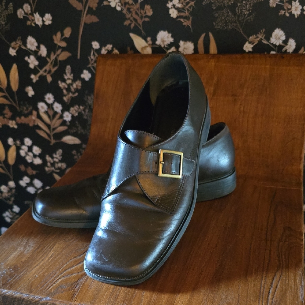 Naturalizer Brown Leather Buckle Loafers